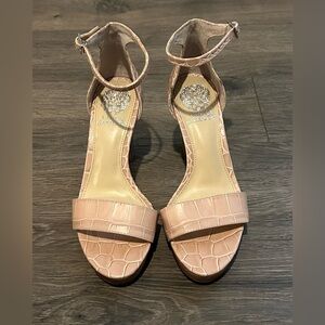 Vince Camuto pink snake skin printed heeled sandals NEVER WORN size 7!